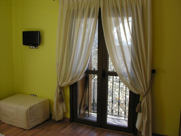 Hostal Rural Casa Parda Трамакастилья-де-Тена Номер фото